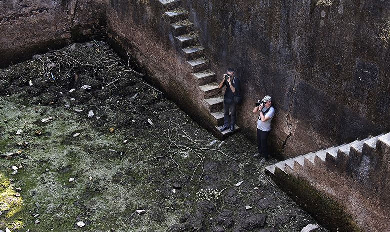 Sans doute un grand spectacle, des photographes à l'affut !