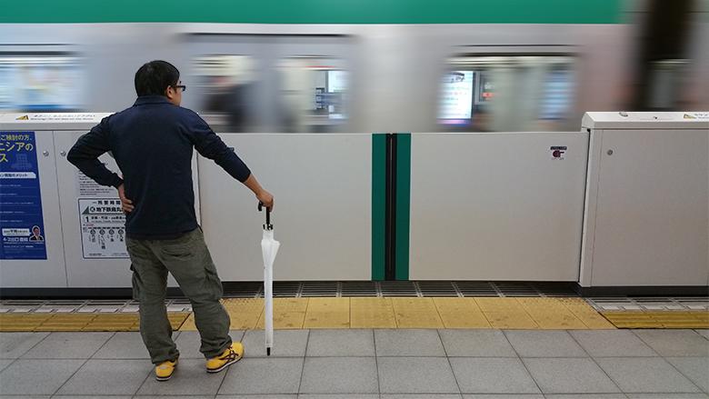 En attendant le train...