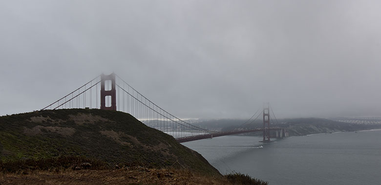 Golden Gate dans le brouillard